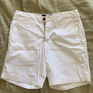 Men’s White American Eagle shorts